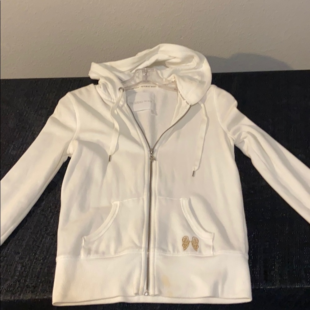 White hoodie
